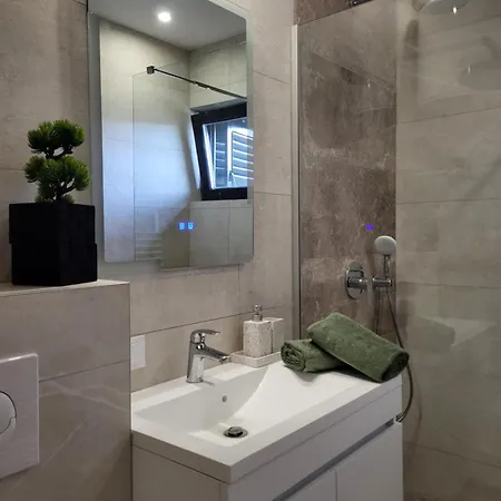 Friends 2 アパート *